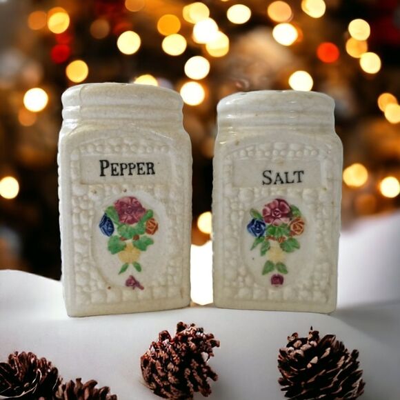 Vintage Other - ‎Vintage Japan Stovetop Salt Pepper Shakers Ceramic Handpainted Floral Large